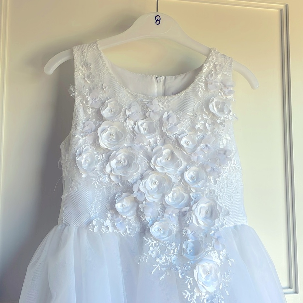 Sweet special occasion white dress size 8